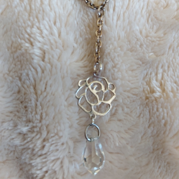 Silver rose necklace - Picture 3 of 3